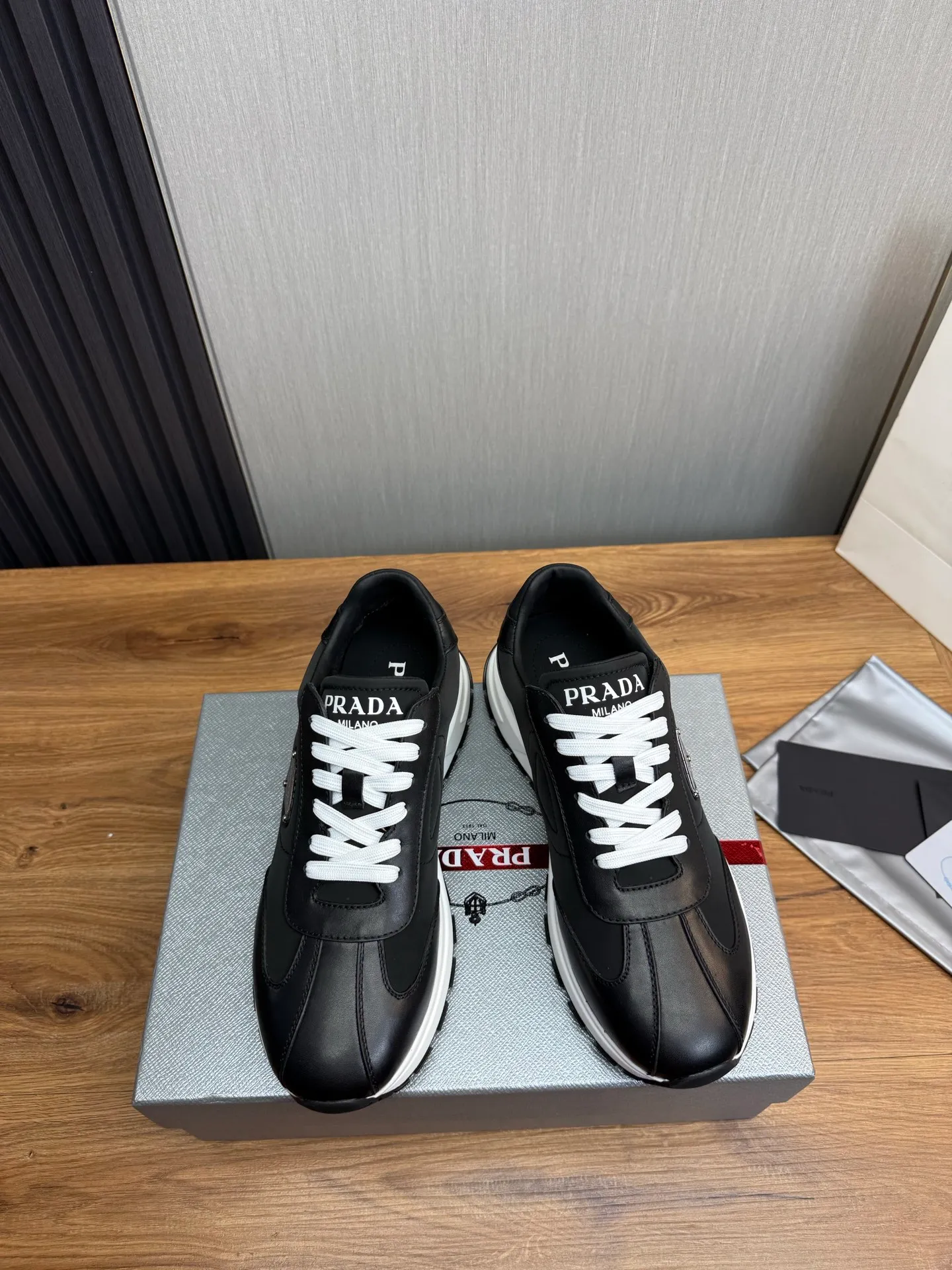 Men's shoes 💰560💰 [PRADA] Hot-selling men's shoes shipped 👏Official website synchronized ⬆️Original imported cowhide stitching waterproof fabric + cowhide lining, 1⃣️:1⃣️reproduction, original bottom, 38-45 (45. Customized, non-refundable)